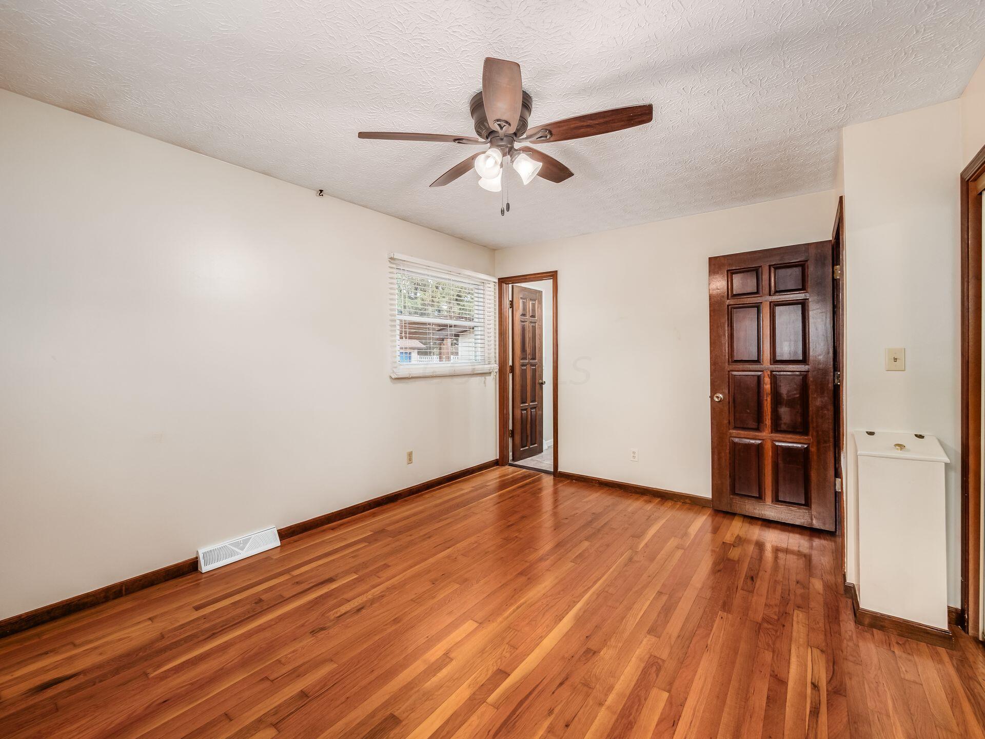 5784 Alkire Road Galloway, OH 43119 - Photo 22 of 45 018_ Rd Galloway OH 43119 USA