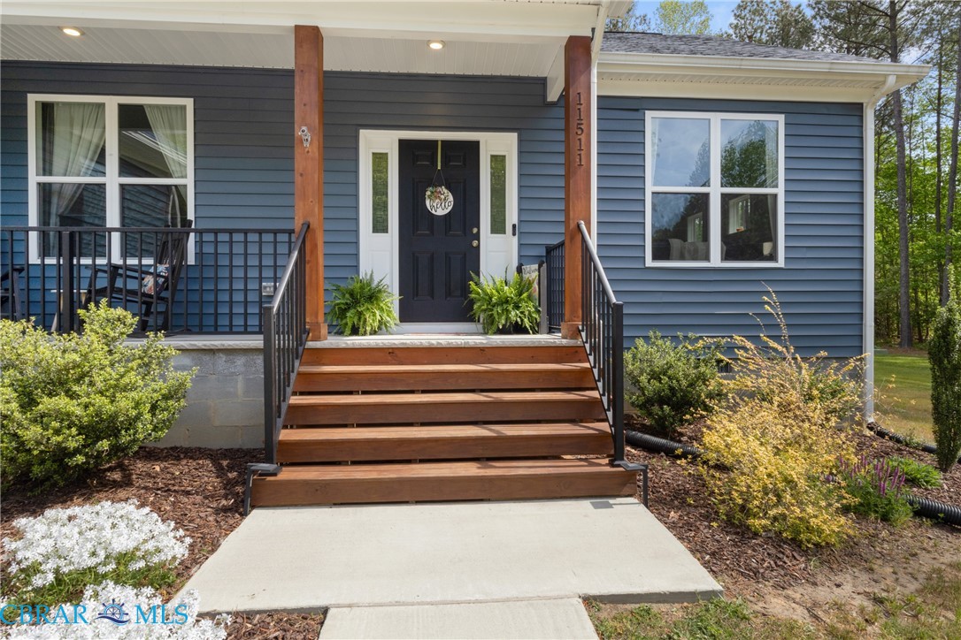11511 Deep Point Lane Gloucester, VA 23061 - Photo 4 of 48