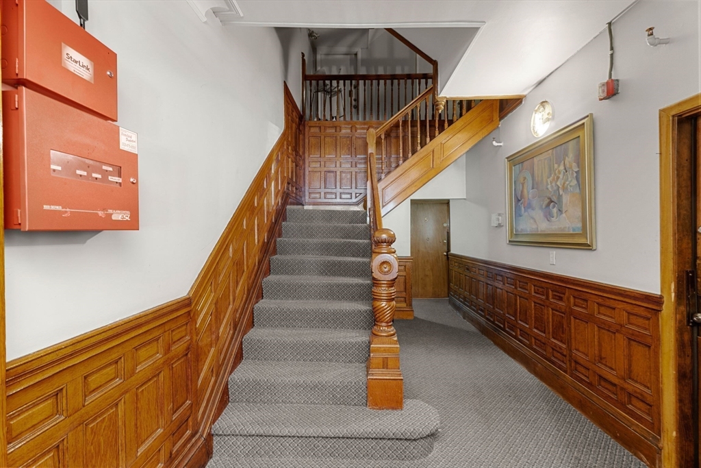 511 Beacon Street, Unit 11 Boston, MA 02215 - Photo 19 of 19 a view of entryway