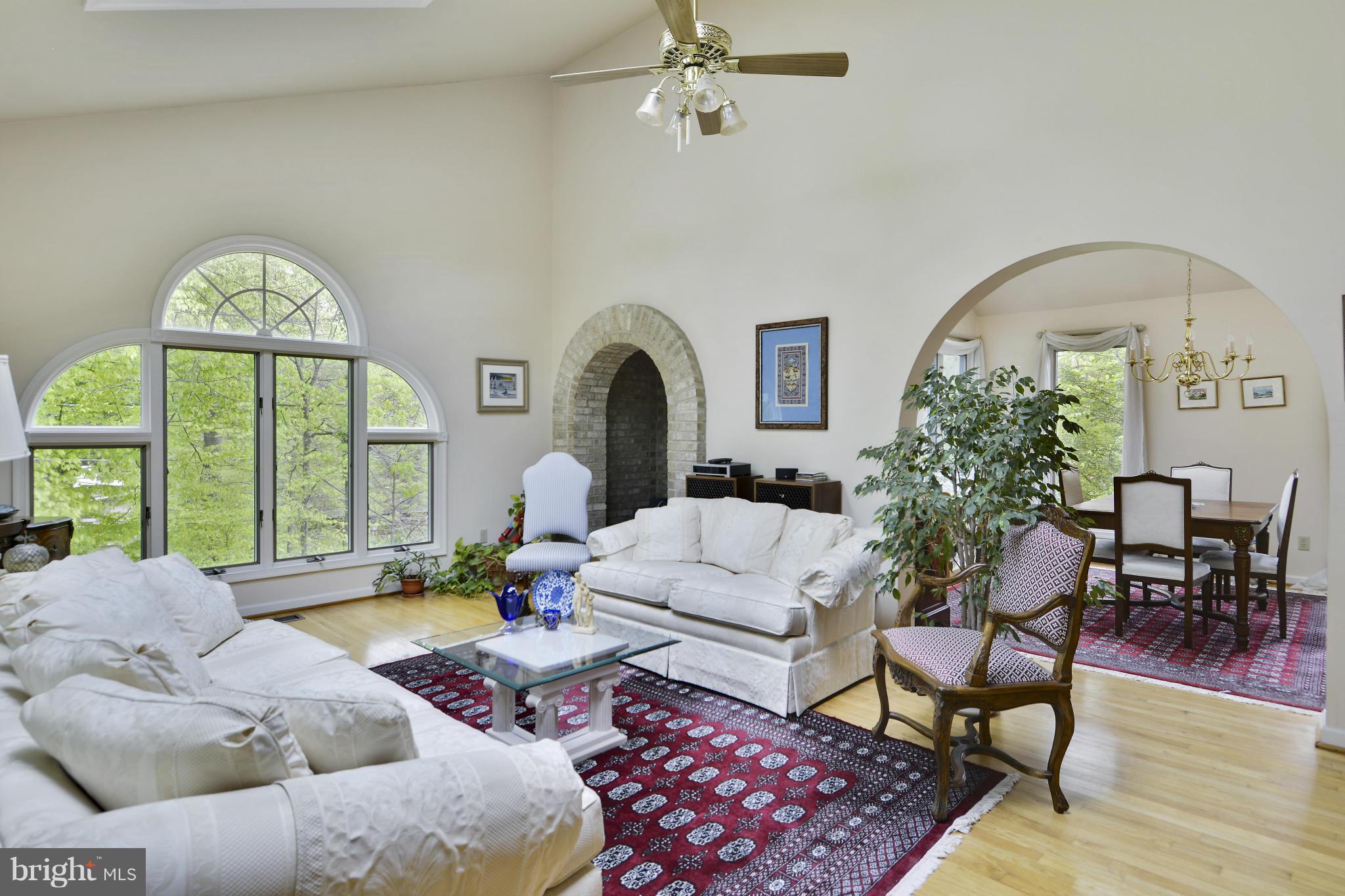 5302 Waneta Road Bethesda, MD 20816 - Photo 4 of 21 Living Room