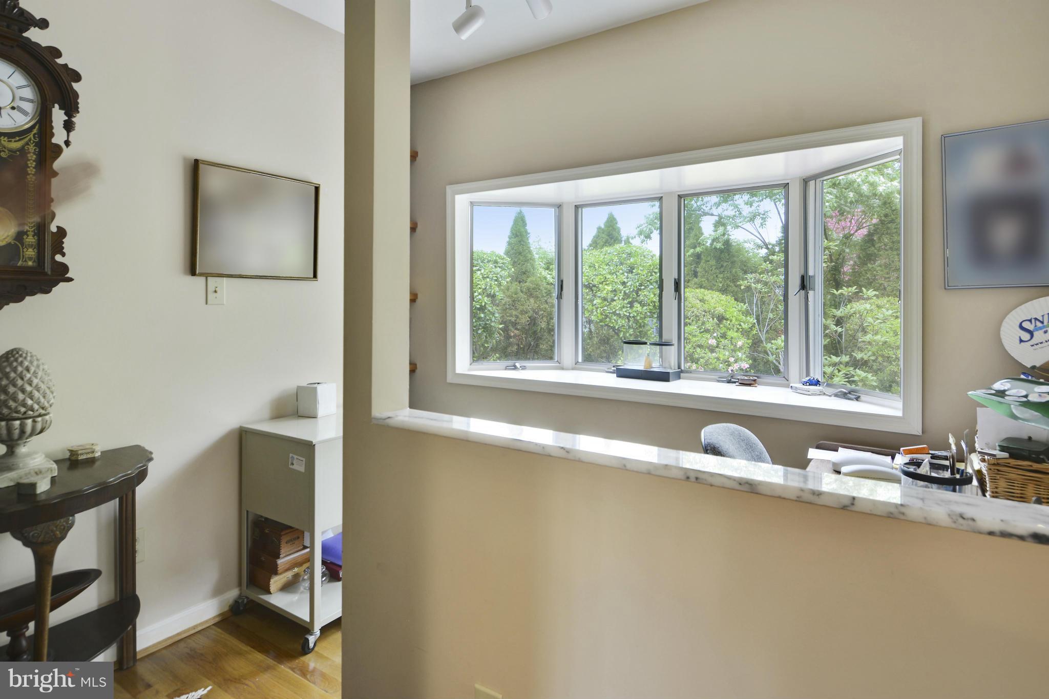 5302 Waneta Road Bethesda, MD 20816 - Photo 10 of 21 Interior (General)