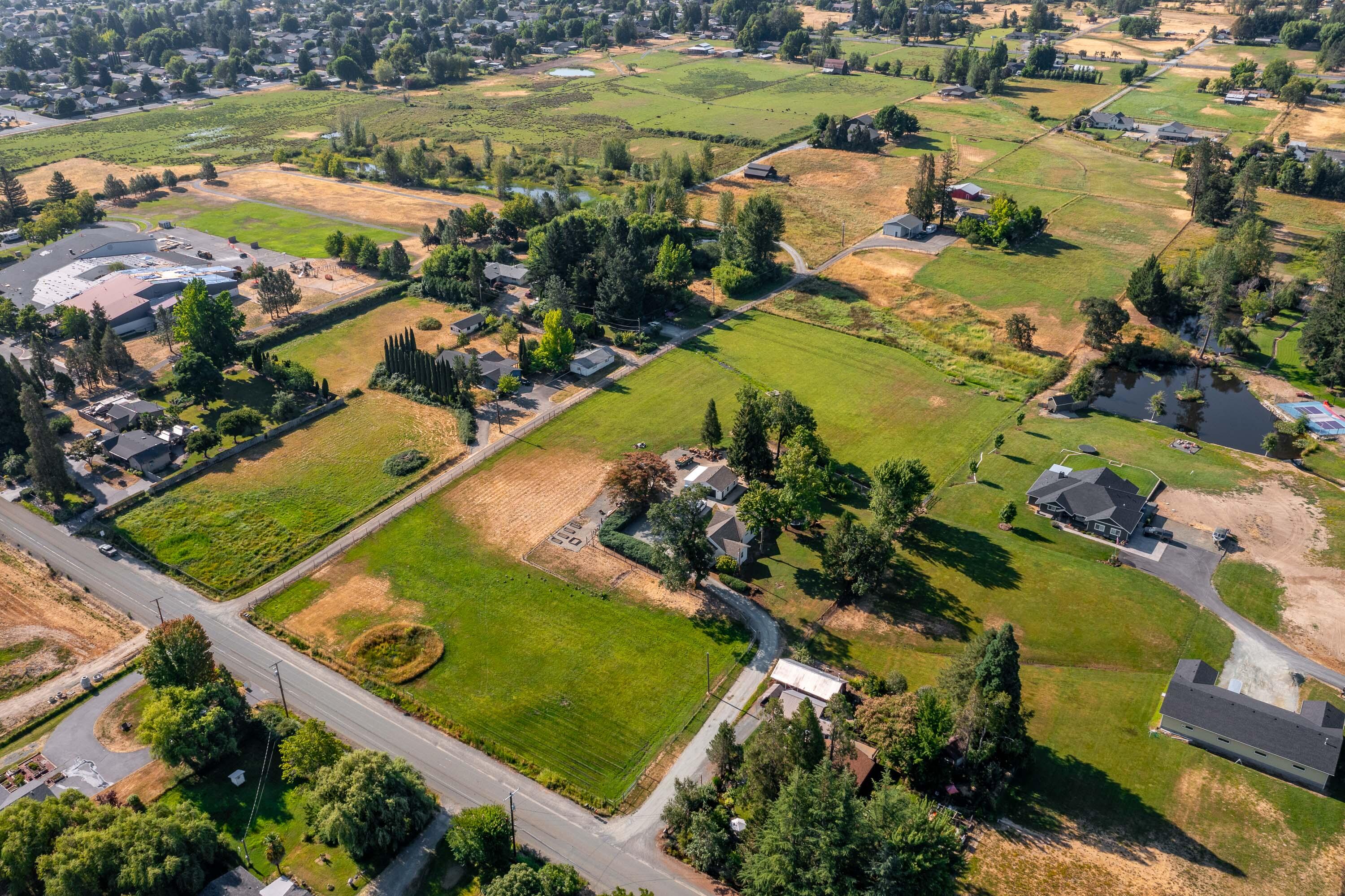 3361 Leonard Road Grants Pass, OR 97527 - Photo 64 of 64 DRONE (5 of 7)