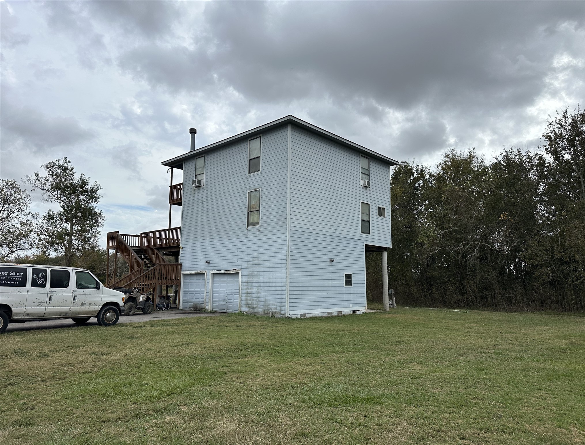 13803 Norris Road Rosharon, TX 77583 - Photo 13 of 29 a view of a house with backyard