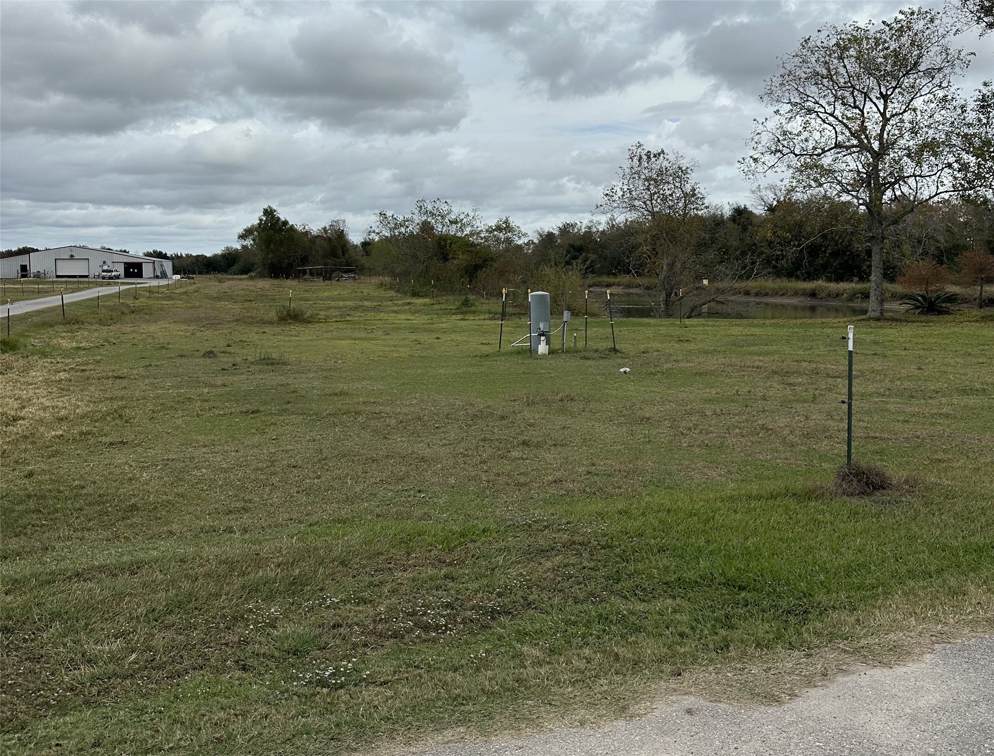 13803 Norris Road Rosharon, TX 77583 - Photo 17 of 29 a view of a field with an ocean