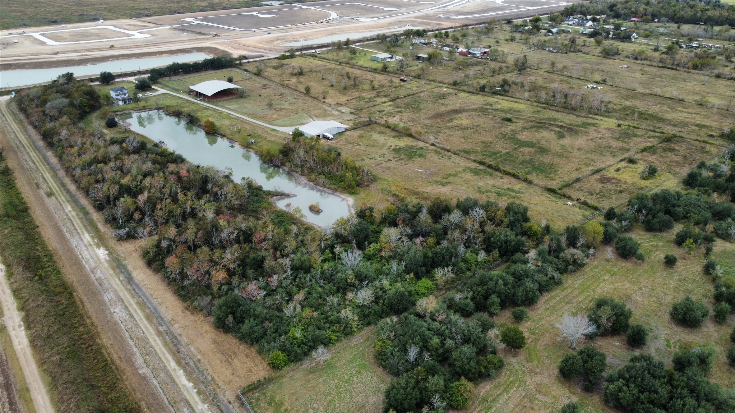 13803 Norris Road Rosharon, TX 77583 - Photo 8 of 29 a view of a yard with wooden fence