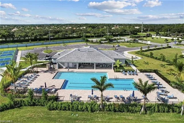 $4,900 | 415 Polihale Way, Naples, FL 34114