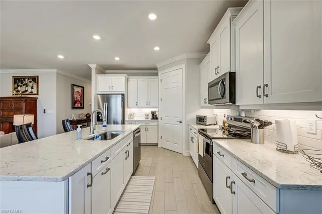 $4,900 | 415 Polihale Way, Naples, FL 34114