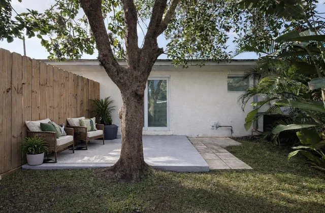 $2,550 | 732 Neil Road, West Palm Beach, FL 33415