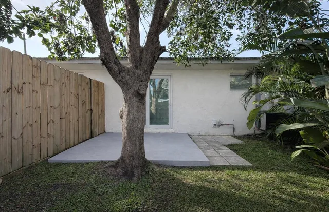 $2,550 | 732 Neil Road, West Palm Beach, FL 33415