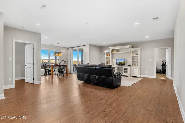 $950,000 | 275 Hummingbird Drive, Vonore, TN 37885