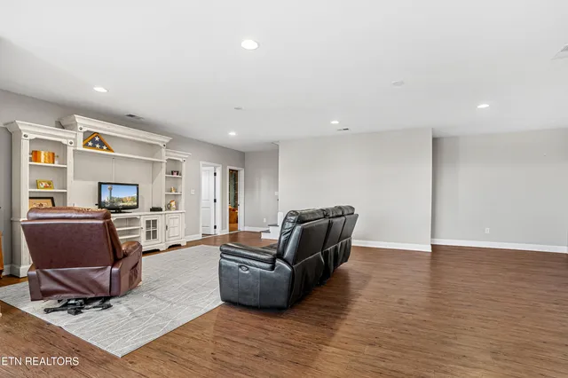 $950,000 | 275 Hummingbird Drive, Vonore, TN 37885