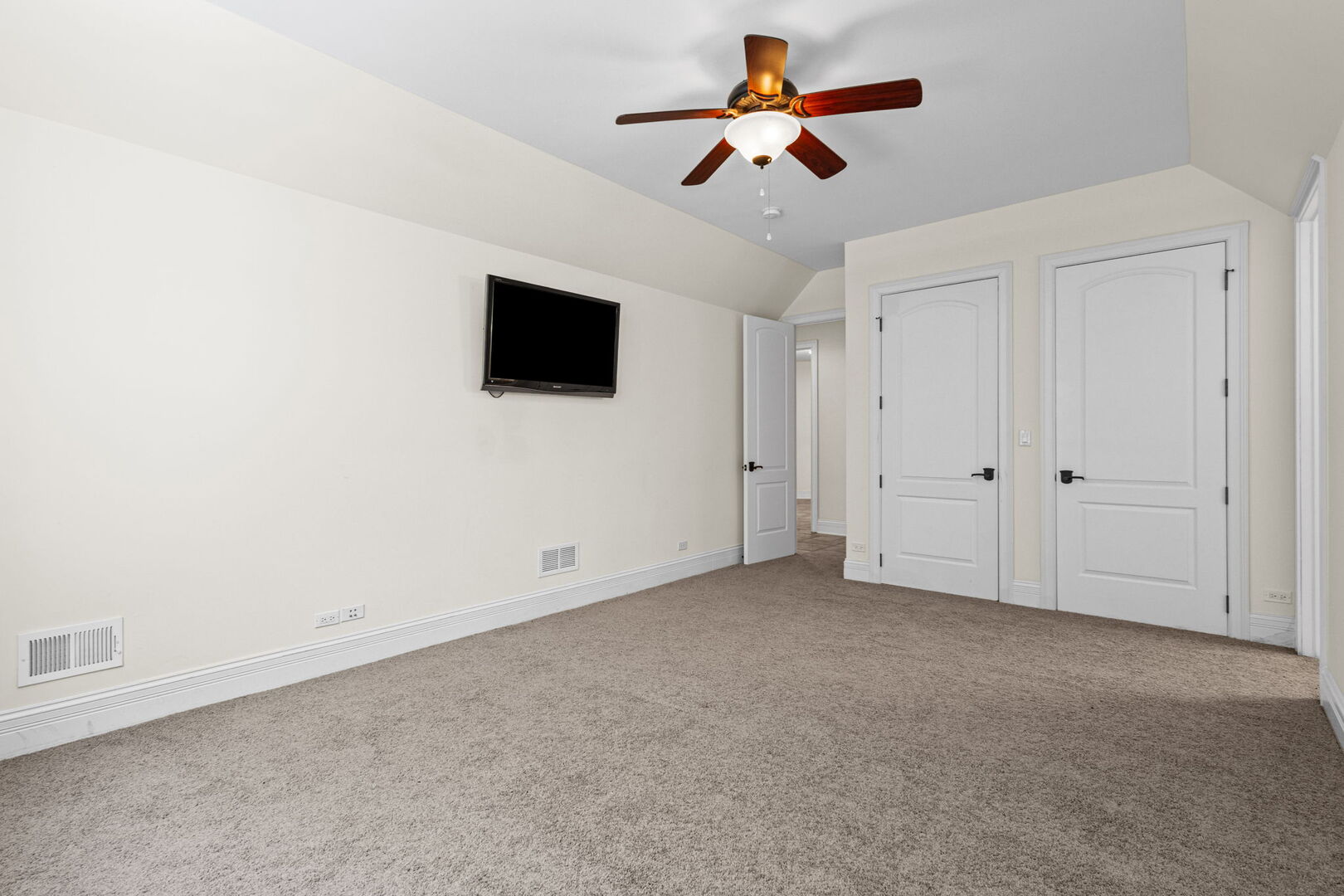 594 Plum Tree Road Barrington, IL 60010 - Photo 59 of 73 Gallery Image 59