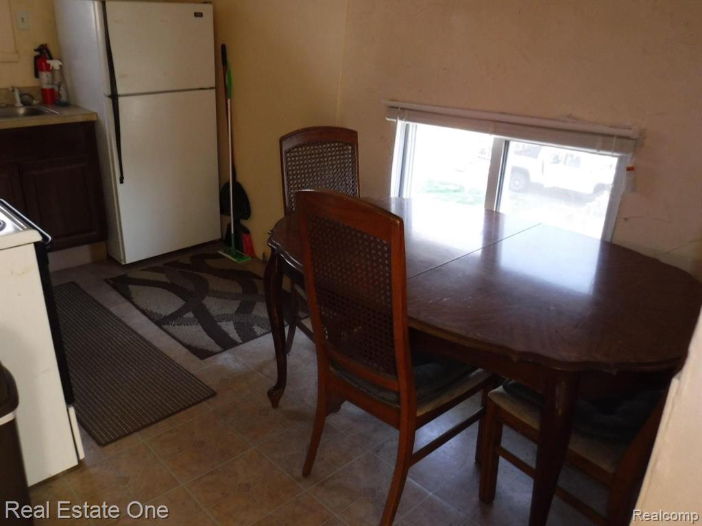 318 East Brooks Street Howell, MI 48843 - Photo 10 of 26