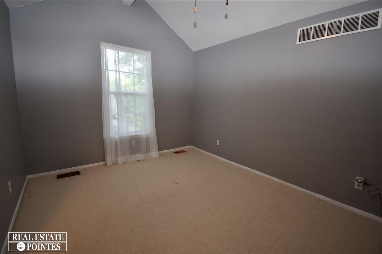 2118 Hampton Road Grosse Pointe Woods, MI 48236 - Photo 20 of 45
