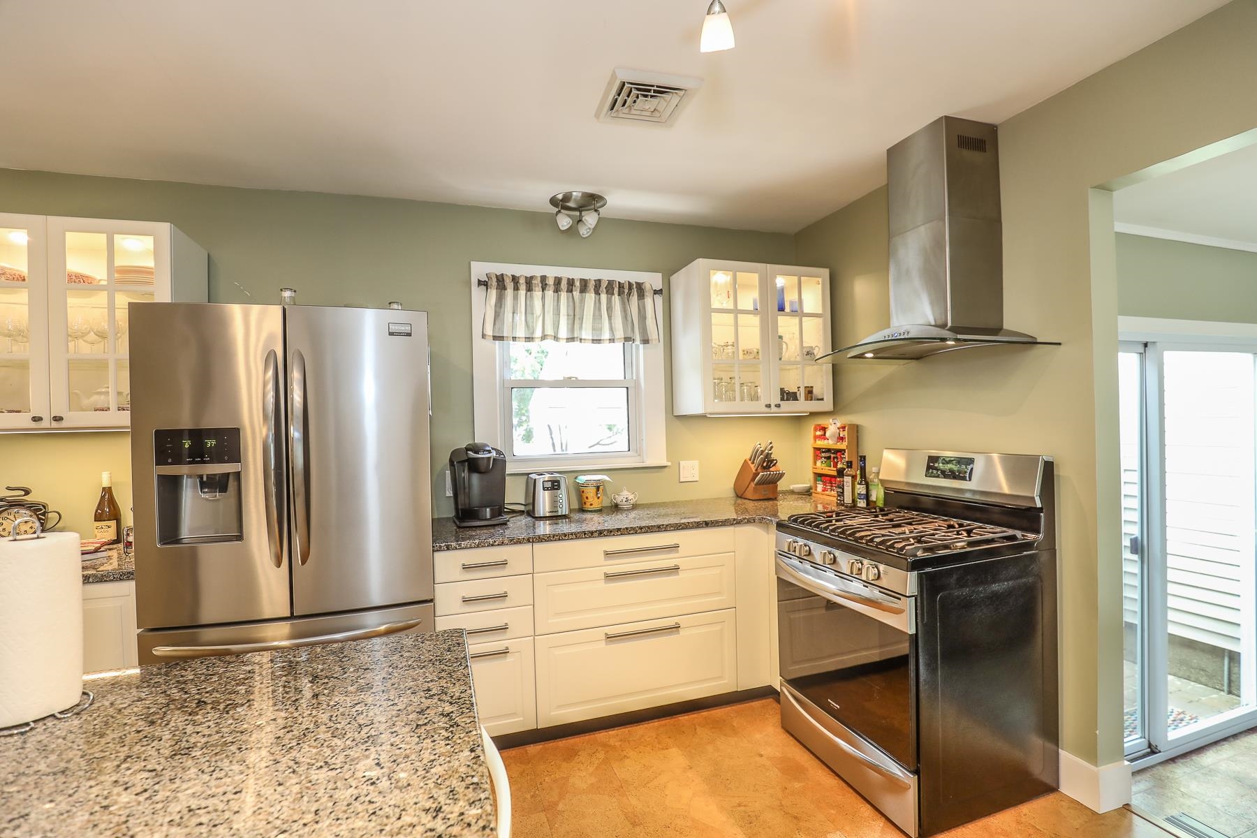 33 East Dunstable Road Nashua, NH 03060 - Photo 11 of 39
