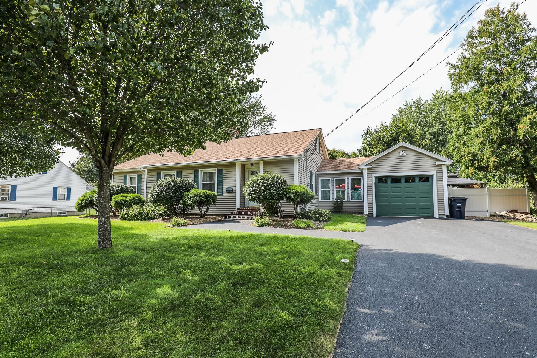 33 East Dunstable Road Nashua, NH 03060 - Photo 3 of 39