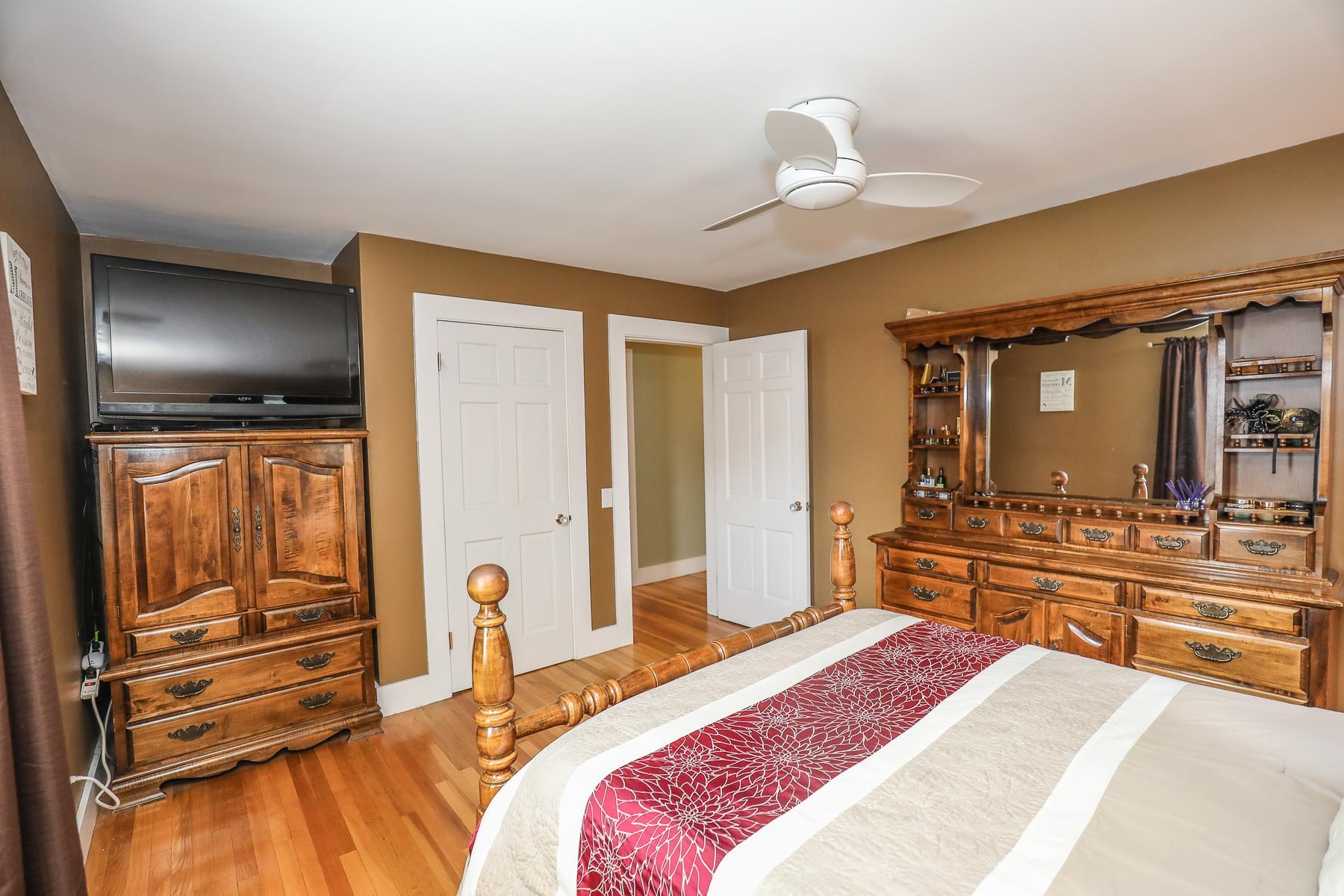 33 East Dunstable Road Nashua, NH 03060 - Photo 24 of 39