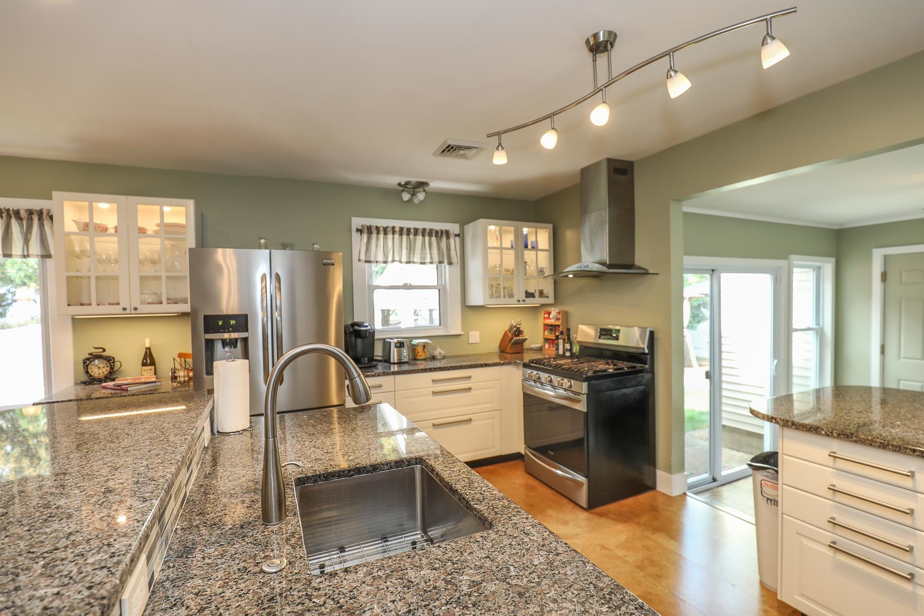 33 East Dunstable Road Nashua, NH 03060 - Photo 10 of 39
