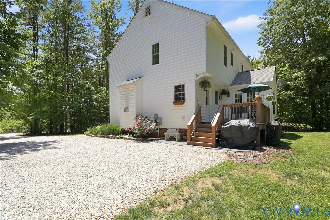1570 Rock Castle Road Goochland, VA 23063 - Photo 32 of 53 Right hand side elevation of home with entry to re