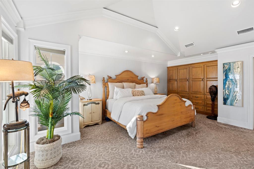 15996 Eastside Road Tyler, TX 75707 - Photo 23 of 40 a bedroom with bed and a potted plant