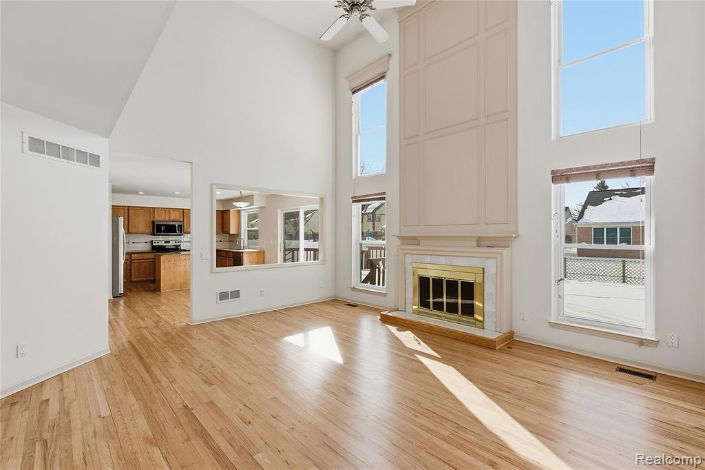 45677 Radnor Road Canton, MI 48187 - Photo 9 of 43 Gallery Image 9