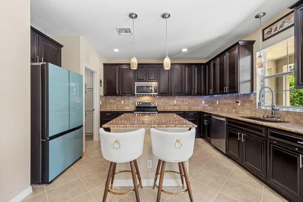 $6,000 | 10652 Ivanhoe Lane, Wellington, FL 33414