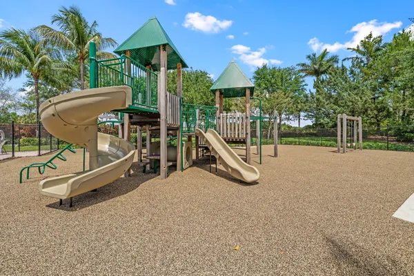 $6,000 | 10652 Ivanhoe Lane, Wellington, FL 33414