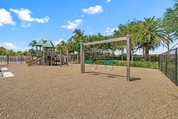 $6,000 | 10652 Ivanhoe Lane, Wellington, FL 33414