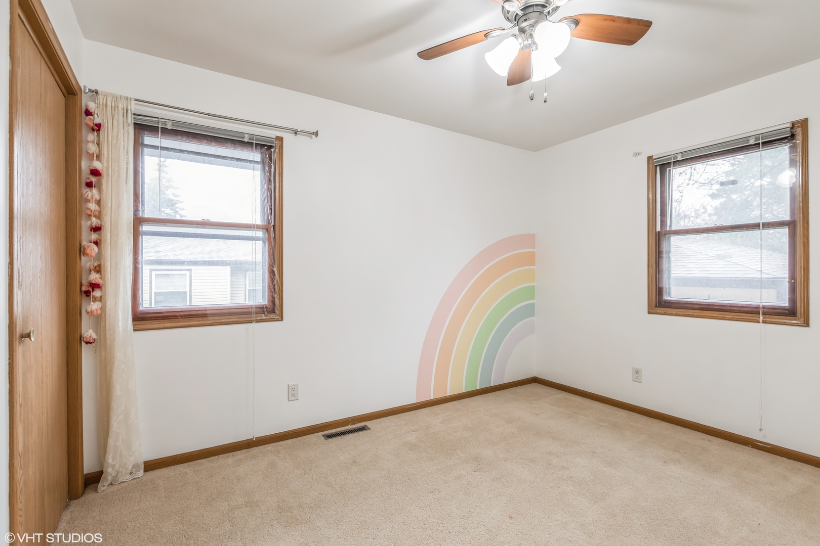 5 Hunters Path Lake In The Hills, IL 60156 - Photo 14 of 20 a view of an empty room with a window