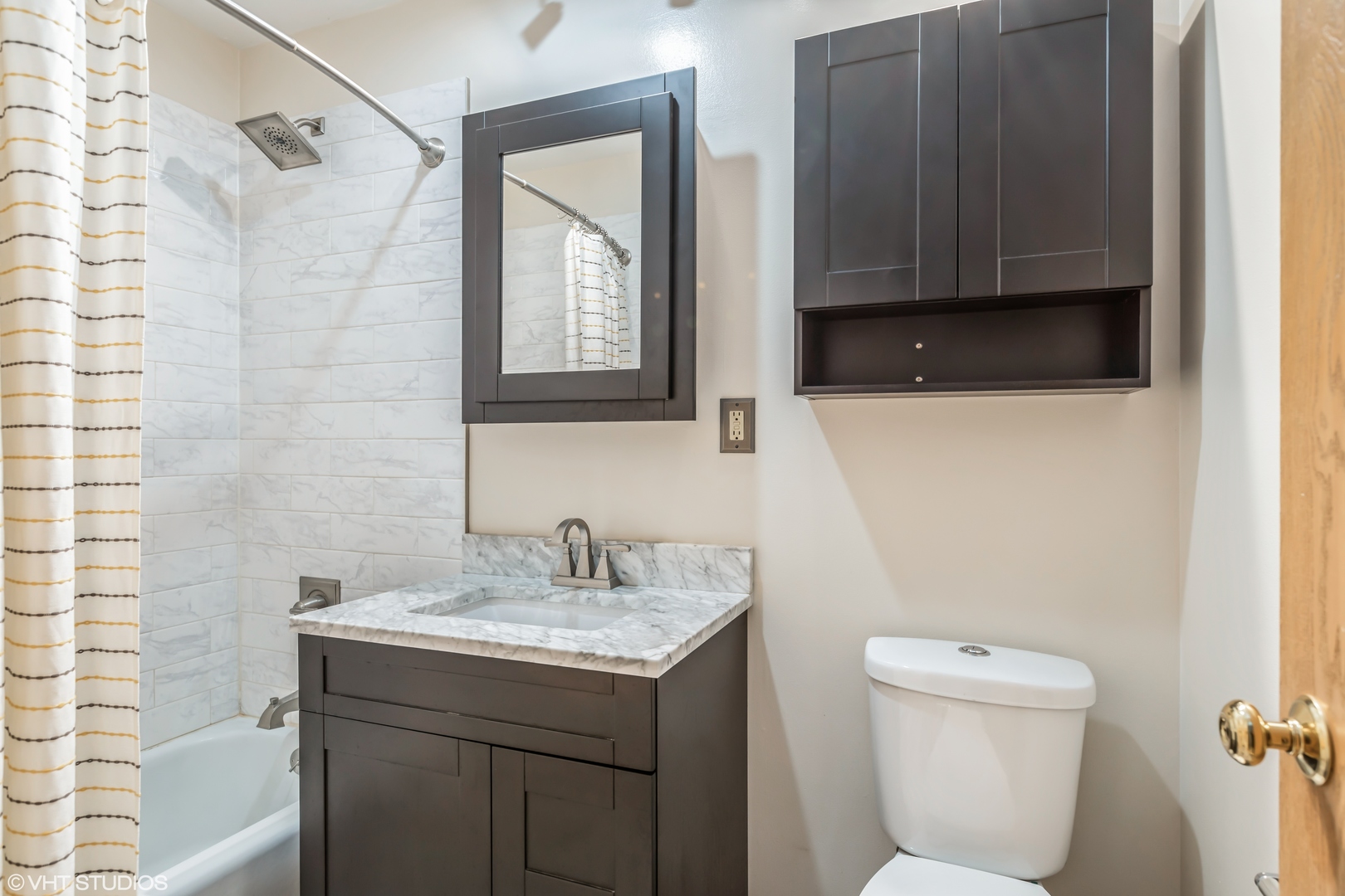 5 Hunters Path Lake In The Hills, IL 60156 - Photo 10 of 20 a bathroom with a toilet sink and mirror