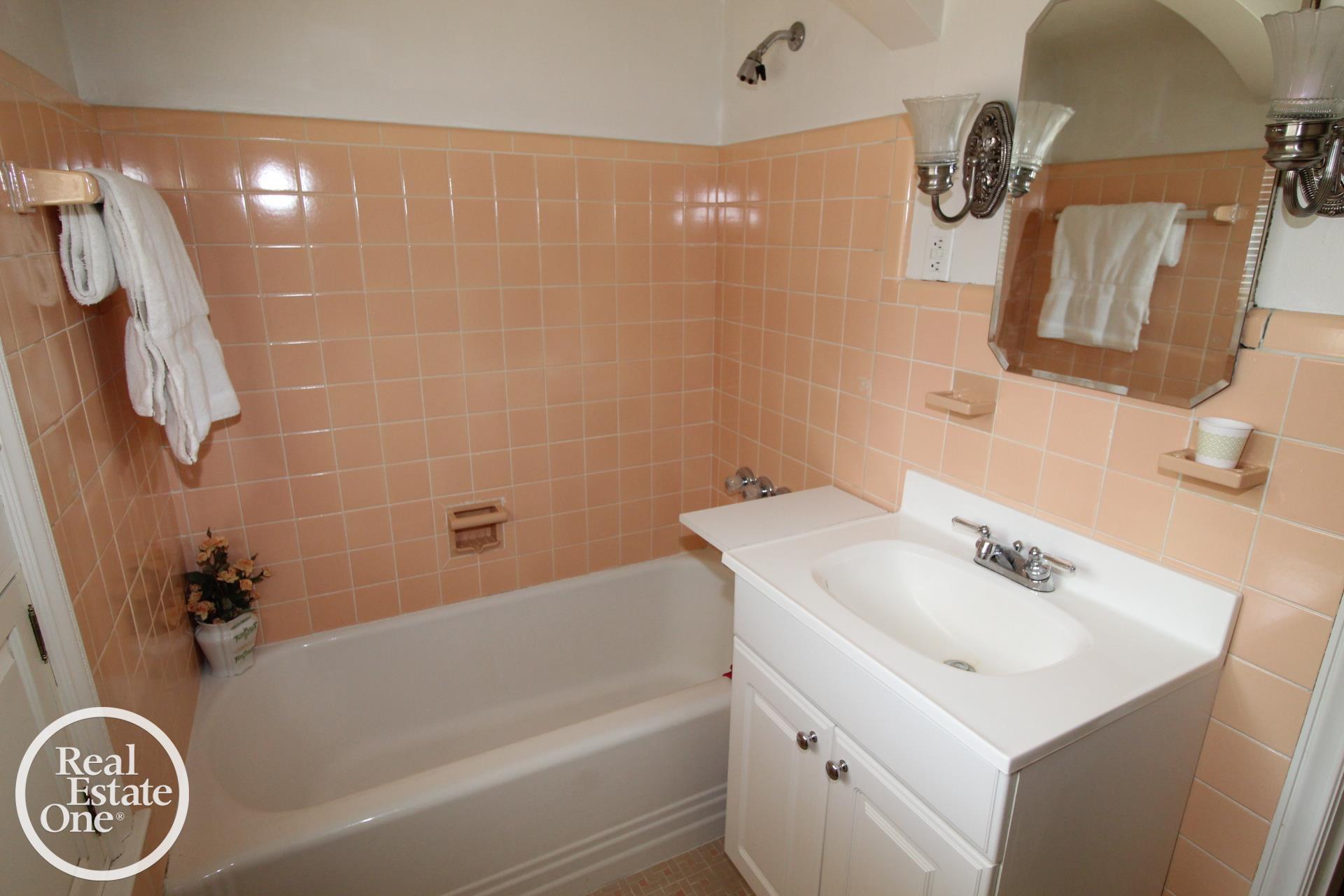 880 Pemberton Road Grosse Pointe, MI 48230 - Photo 29 of 50 50178128-106d6075-258d-4864-bb6d-f3aa2f1ee378.JPG