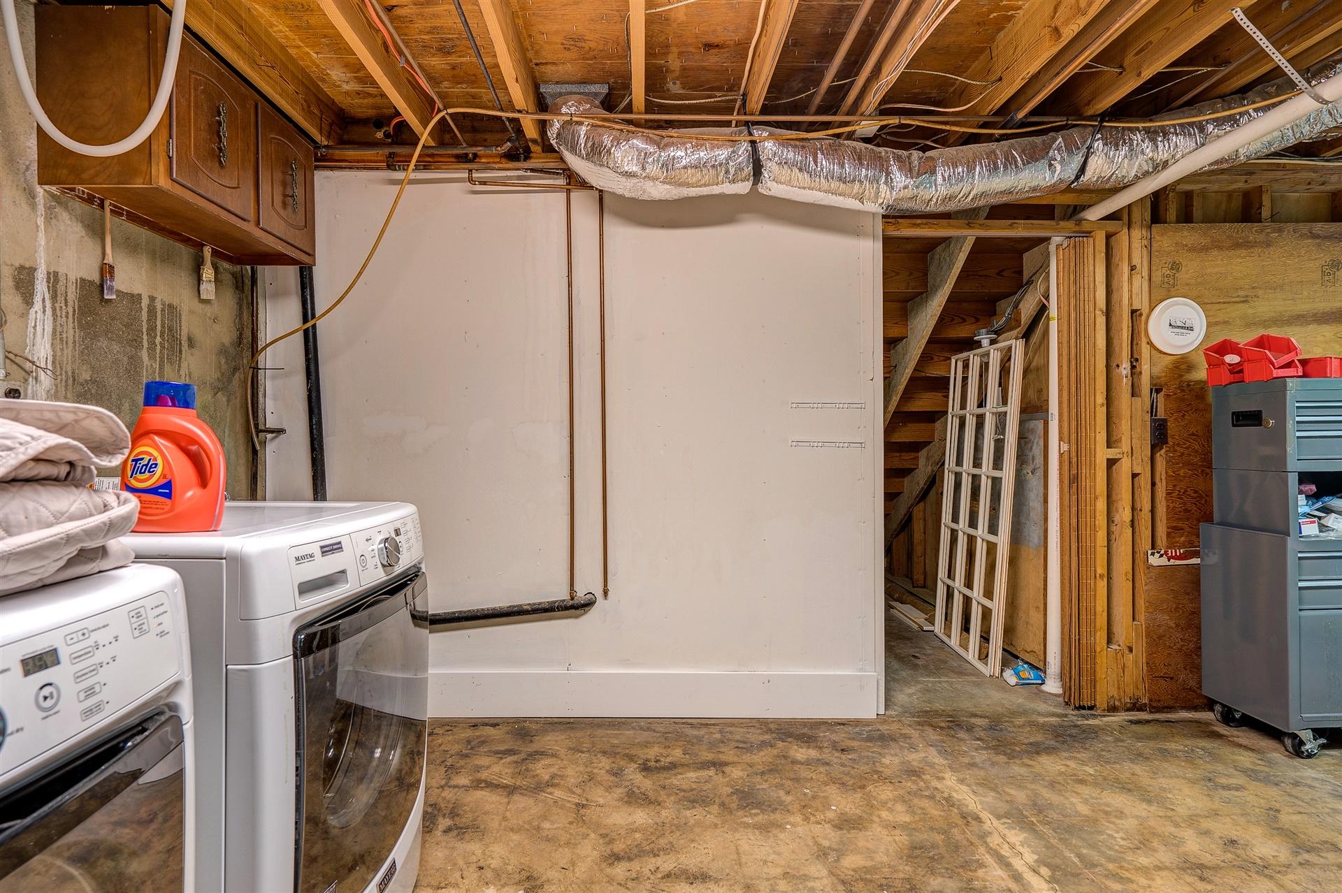3009 Burnleigh Road Southwest Roanoke, VA 24014 - Photo 56 of 59 a utility room with dryer and washer