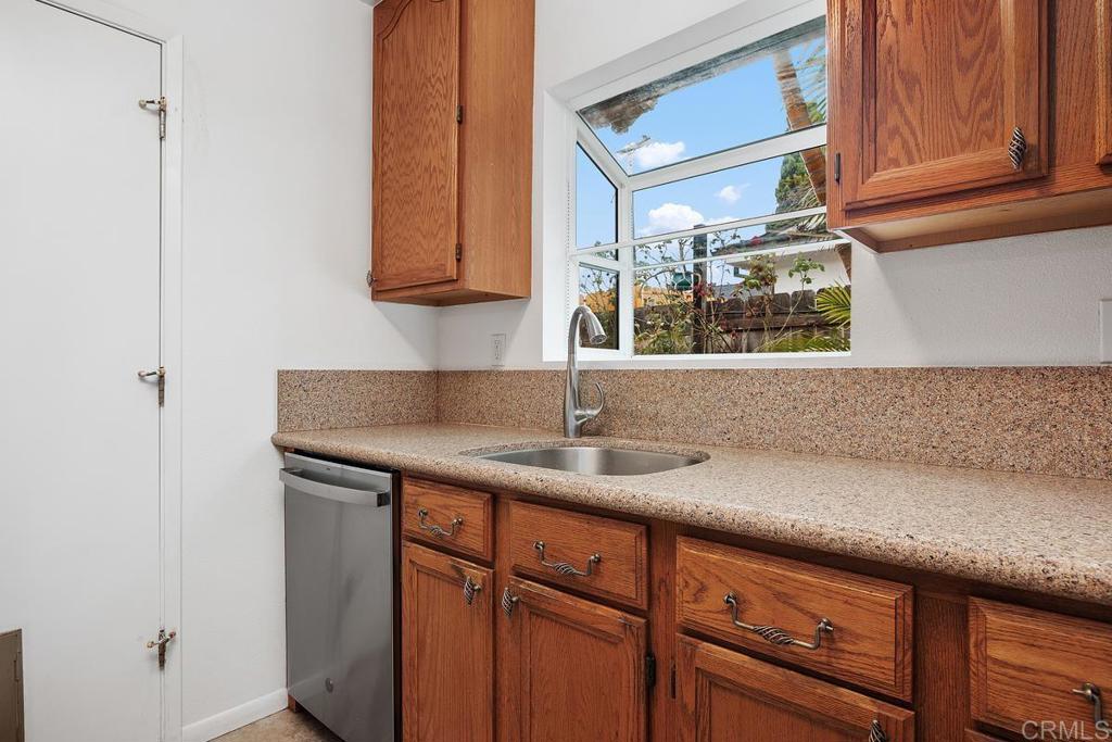 534 Luna Drive Oceanside, CA 92057 - Photo 10 of 22