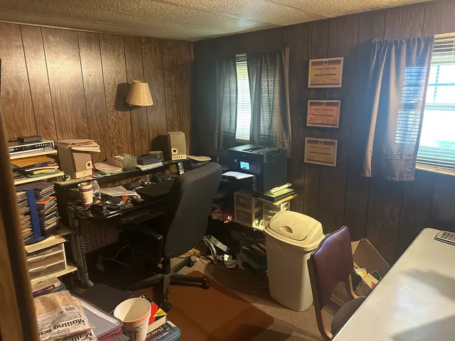 $32,000 | 11 Aqueduct Drive, Diamond, IL 60416