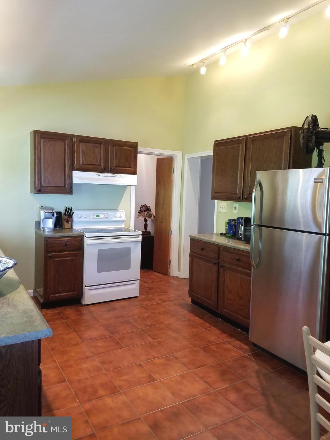 304 Aigburth Road Baltimore, MD 21286 - Photo 15 of 28 Kitchen