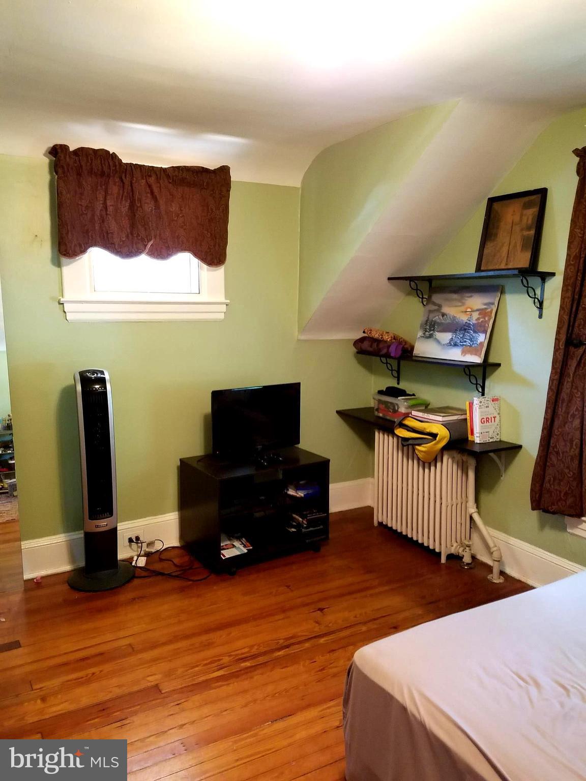 304 Aigburth Road Baltimore, MD 21286 - Photo 20 of 28 Upstairs (Third) Bedroom