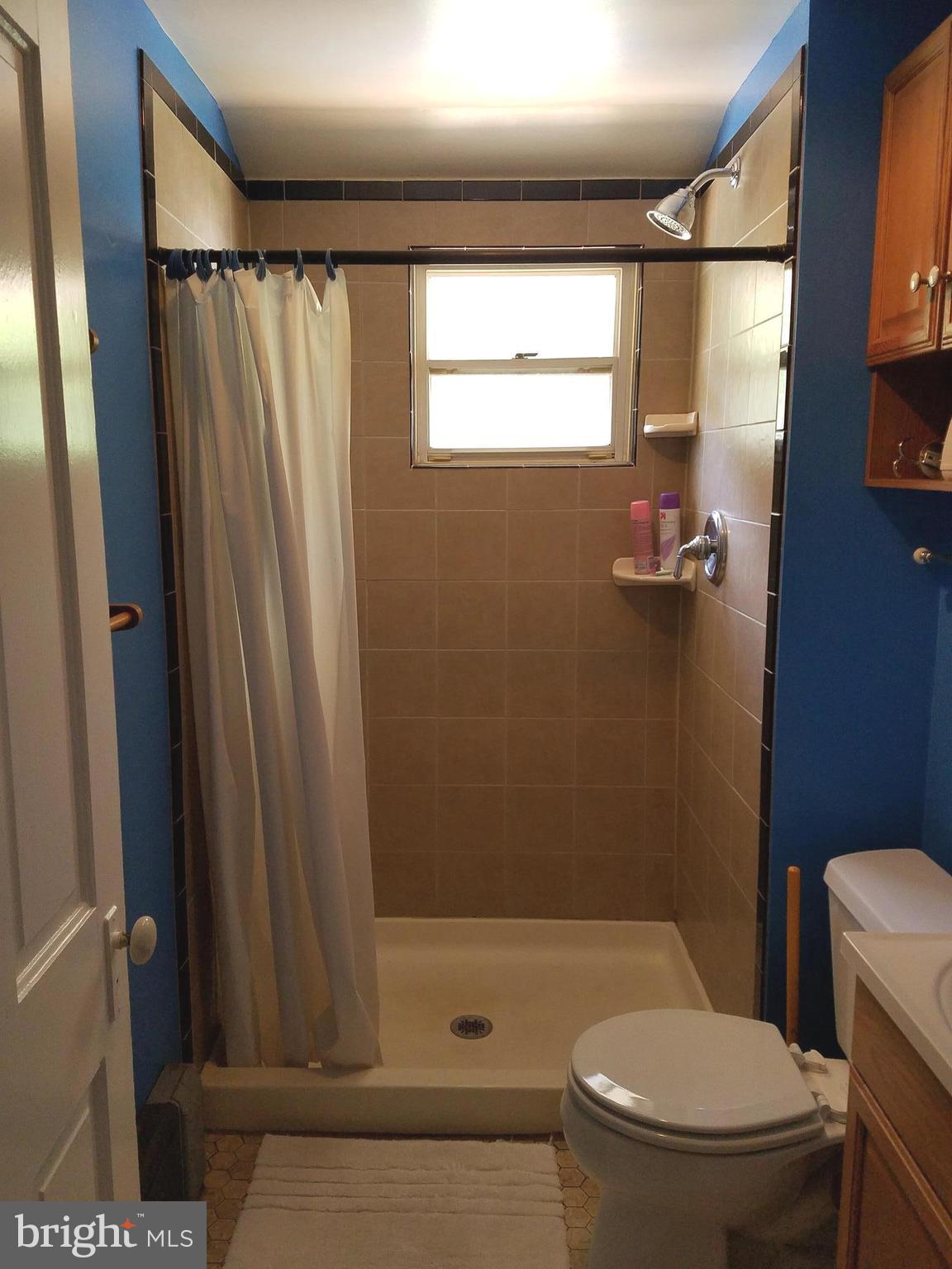 304 Aigburth Road Baltimore, MD 21286 - Photo 22 of 28 Upper Level Full Bath