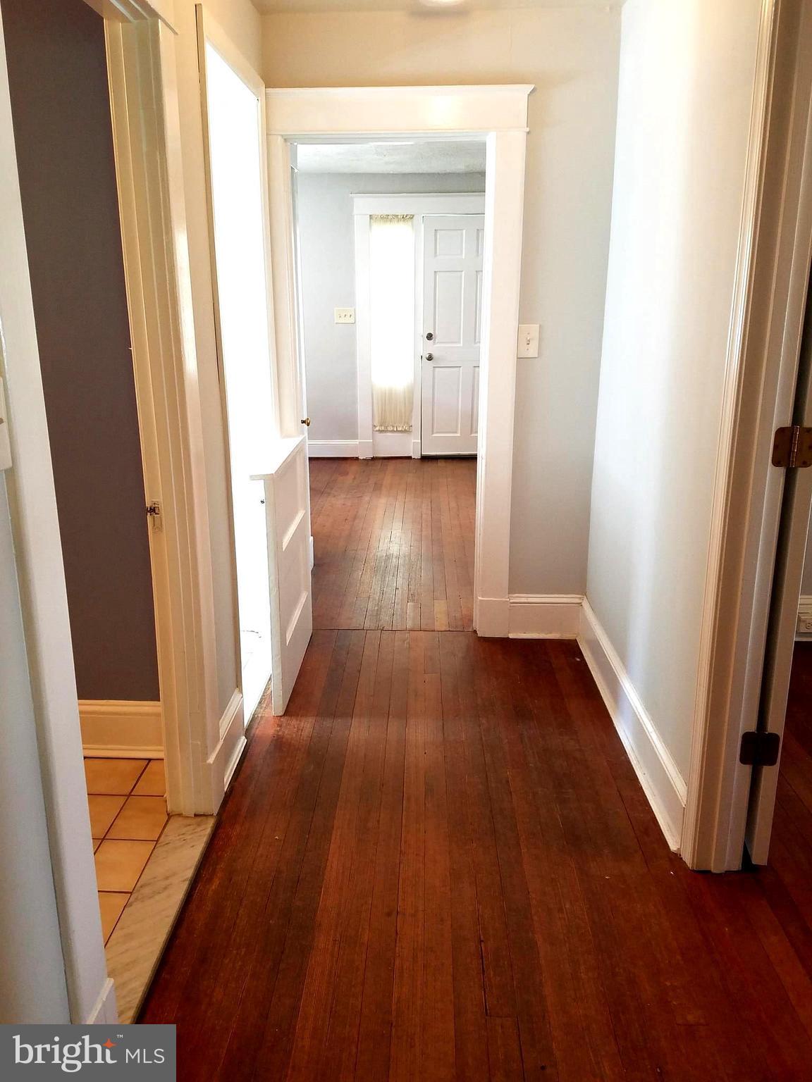 304 Aigburth Road Baltimore, MD 21286 - Photo 7 of 28 Main Level Hallway