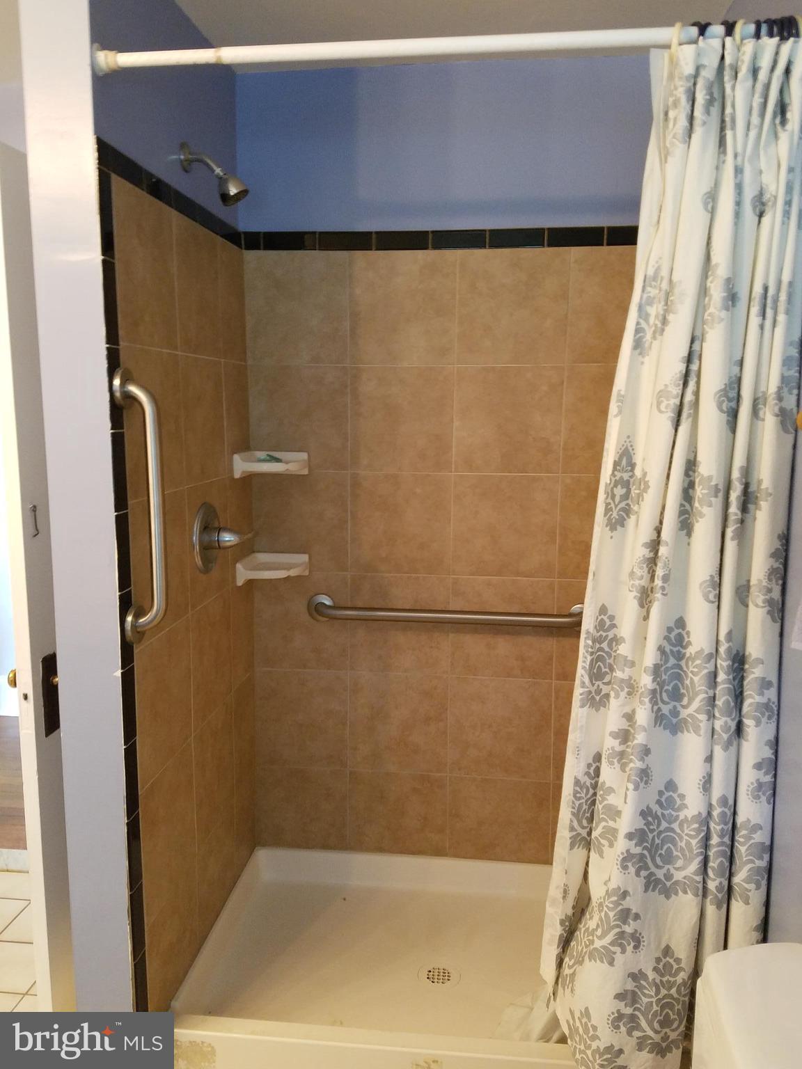 304 Aigburth Road Baltimore, MD 21286 - Photo 10 of 28 Main Level Bath