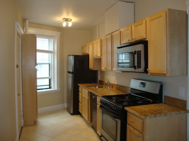 19 Short Street, Unit 4 Brookline, MA 02446 - Photo 4 of 5