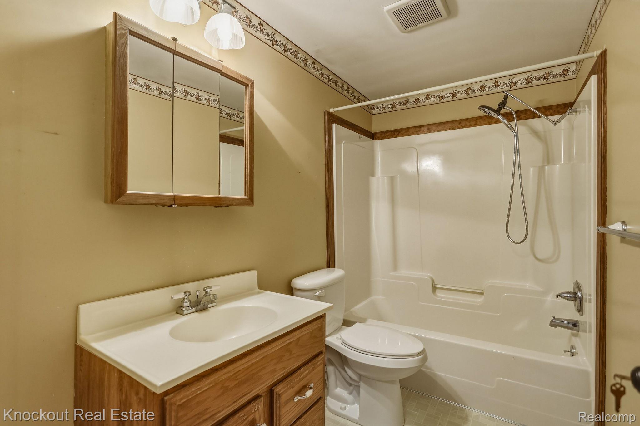 5075 Millington Road Millington, MI 48746 - Photo 23 of 47 20-web-or-mls-5075 Millington -20.jpg
