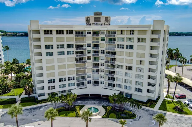 $695,000 | 2600 North Flagler Drive, Unit 610, West Palm Beach, FL 33407