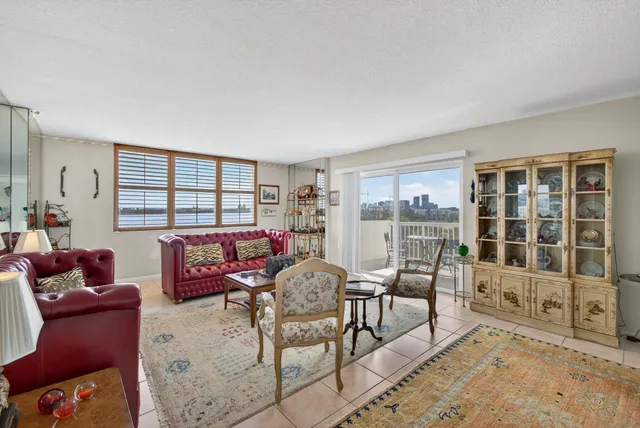 $695,000 | 2600 North Flagler Drive, Unit 610, West Palm Beach, FL 33407