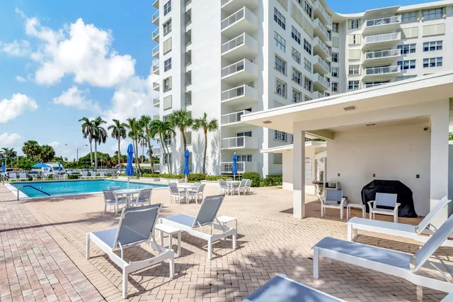 $695,000 | 2600 North Flagler Drive, Unit 610, West Palm Beach, FL 33407