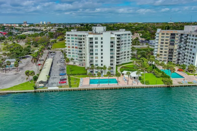 $695,000 | 2600 North Flagler Drive, Unit 610, West Palm Beach, FL 33407