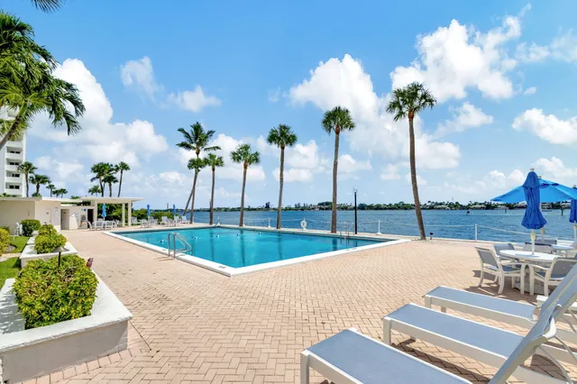 $695,000 | 2600 North Flagler Drive, Unit 610, West Palm Beach, FL 33407
