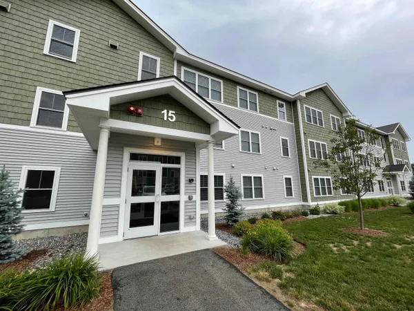 $2,379 | 15 East Ridge Drive, Unit 105, Milford, NH 03055