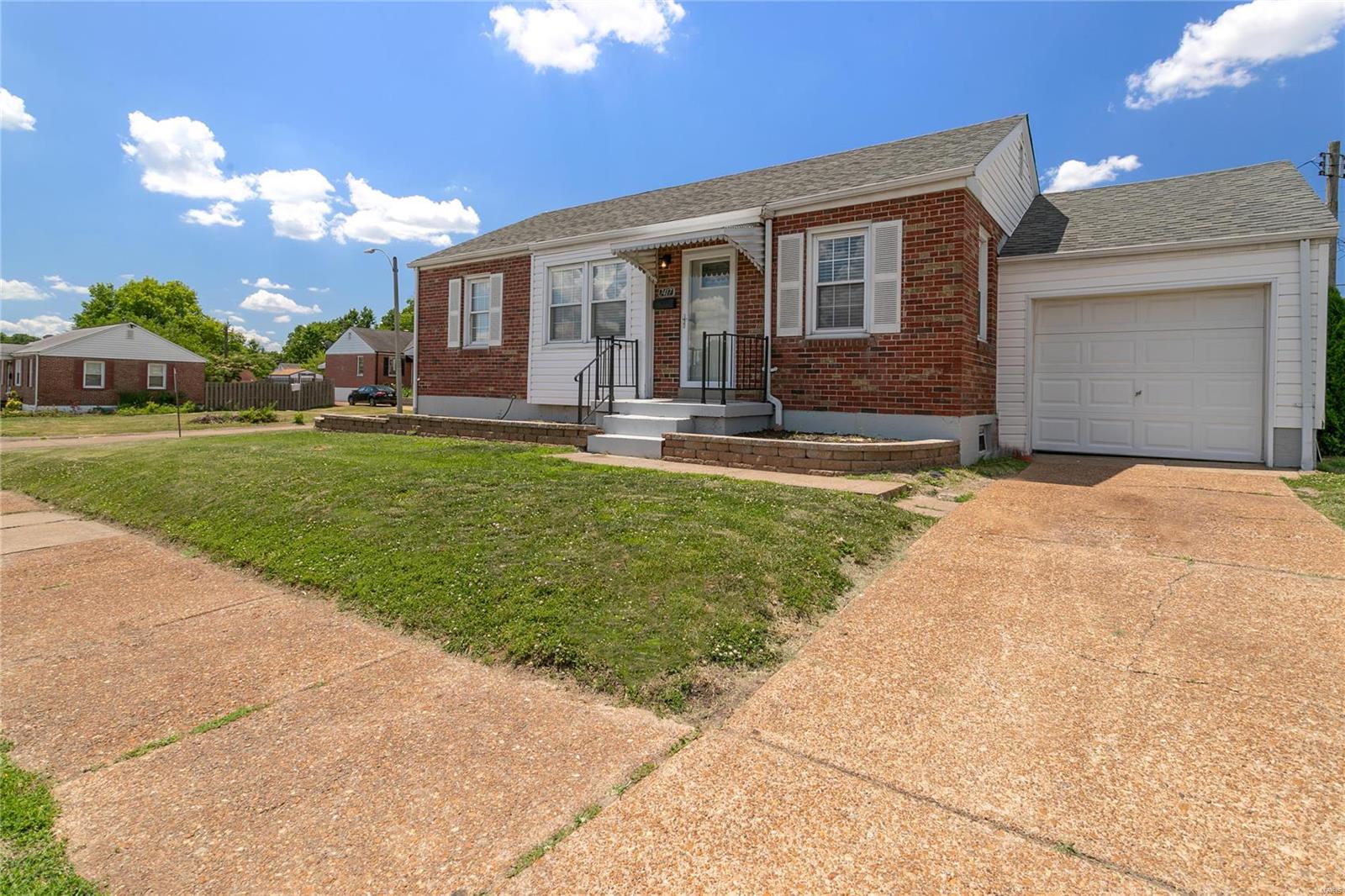 7417 Morgan Ford Road St. Louis, MO 63116 - Photo 2 of 24 Gallery Image 2