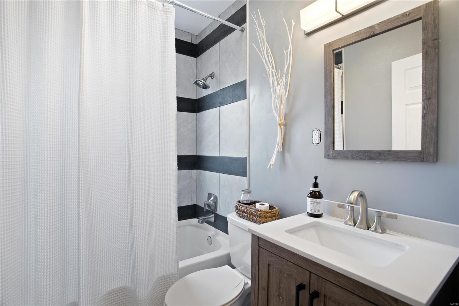 7417 Morgan Ford Road St. Louis, MO 63116 - Photo 14 of 24 Gallery Image 14