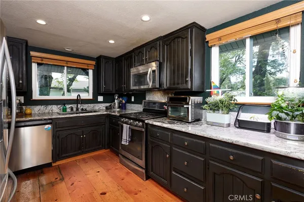 $525,000 | 453 Davos Drive, Crestline, CA 92325